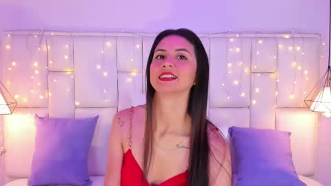 Snapshot of sarahsophia_ chatting on February 10, 11:36 am SARAH online show from February 10, 11:36 am