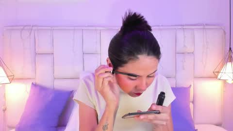 Snapshot of sarahsophia_ chatting on February 12, 11:29 am SARAH online show from February 12, 11:29 am