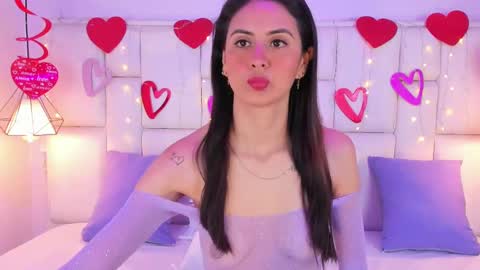 Snapshot of sarahsophia_ chatting on February 25, 11:21 am SARAH online show from February 25, 11:21 am