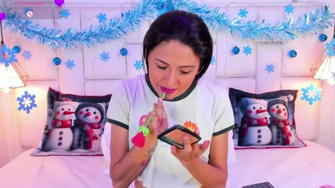 Snapshot of sarahsophia_ chatting on December 13, 11:34 am SARAH online show from December 13, 11:34 am
