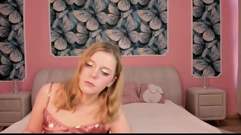 sarahwantslove online show from April 9, 6:19 am