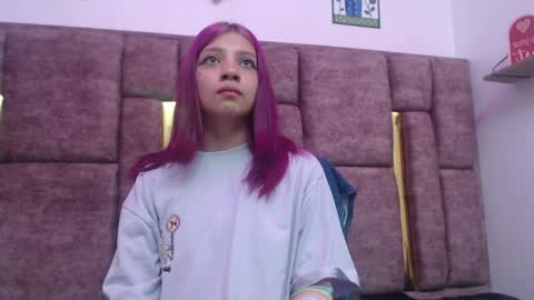 Snapshot of sarai_petite_ chatting on December 11, 5:03 pm SARAI online show from December 11, 5:03 pm