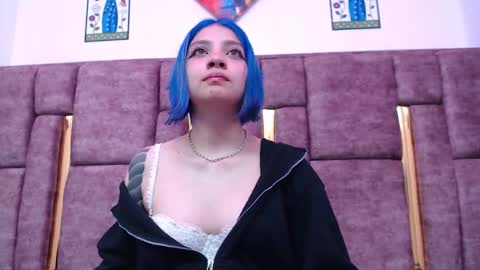 Snapshot of sarai_petite_ chatting on January 8, 5:59 am SARAI online show from January 8, 5:59 am