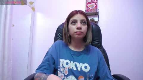 Snapshot of sarai_petite_ chatting on March 10, 3:34 am SARAI online show from March 10, 3:34 am