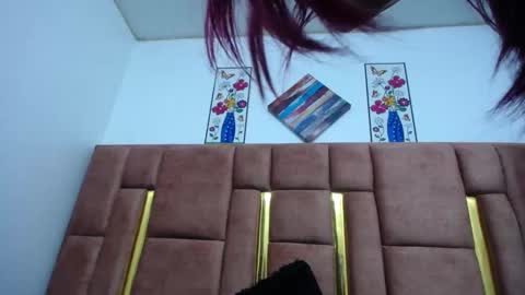 Snapshot of sarai_petite_ chatting on December 19, 10:13 am SARAI online show from December 19, 10:13 am