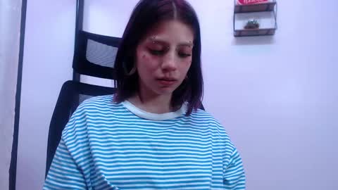 Snapshot of sarai_petite_ chatting on September 13, 4:42 am SARAI online show from September 13, 4:42 am