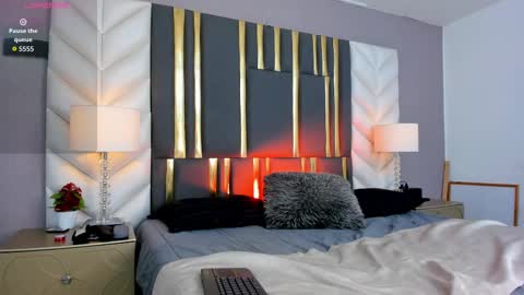 Snapshot of sarajonness_ chatting on September 23, 1:20 pm Sara Jonnes online show from September 23, 1:20 pm