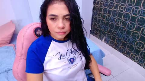 Sara  online show from February 6, 11:53 am