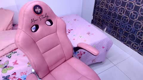 Sara  online show from January 16, 11:58 am