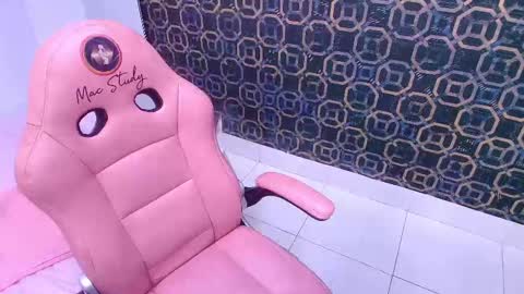 Sara  online show from February 9, 11:58 am