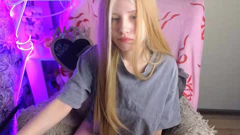 Sara online show from February 24, 1:49 am