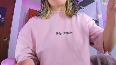 sara  online show from February 5, 1:58 am