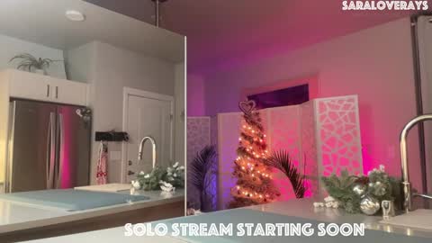 Snapshot of saraloverays chatting on December 24, 3:27 am saraloverays online show from December 24, 3:27 am