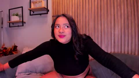 Snapshot of saramagiic chatting on October 24, 6:37 pm   online show from October 24, 6:37 pm