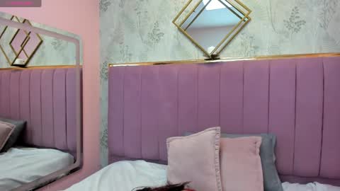 Snapshot of saramagiic chatting on February 7, 11:45 am   online show from February 7, 11:45 am