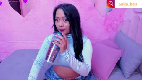 Snapshot of saramagiic chatting on December 26, 7:27 pm   online show from December 26, 7:27 pm