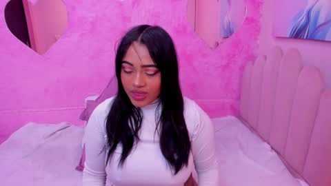 Snapshot of saramagiic chatting on January 29, 11:51 am   online show from January 29, 11:51 am