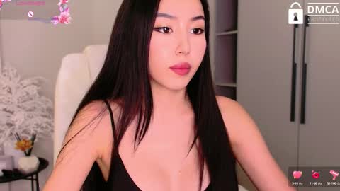 Mia online show from October 7, 7:13 am