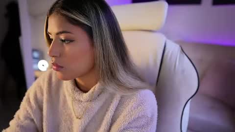 Sara online show from February 18, 10:58 pm