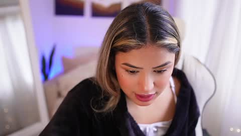 Sara online show from January 3, 9:15 pm