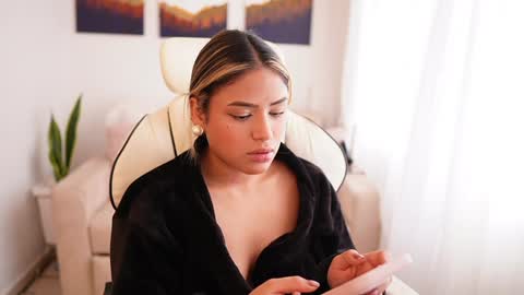 Sara online show from December 22, 7:52 pm
