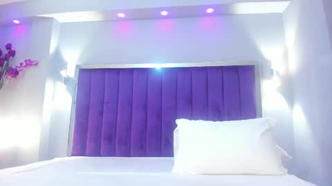 Snapshot of sarariley_ chatting on October 14, 10:45 pm Sara online show from October 14, 10:45 pm