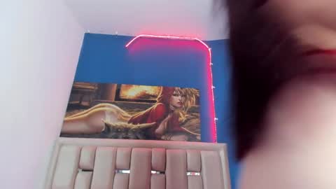 Snapshot of sararoy_ chatting on February 14, 12:25 pm Sara online show from February 14, 12:25 pm