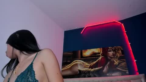 Snapshot of sararoy_ chatting on December 21, 12:16 pm Sara online show from December 21, 12:16 pm