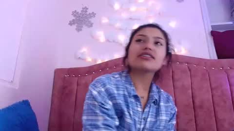 Snapshot of sarastonesx chatting on December 13, 5:38 am sarastonesx online show from December 13, 5:38 am