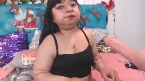 Sara Wills online show from December 17, 2:33 pm
