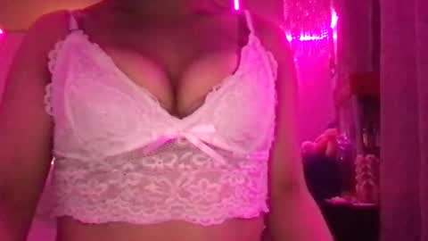 saraxcxo online show from January 17, 7:05 am