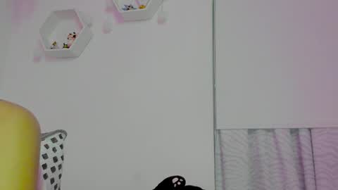 Saray  online show from December 4, 11:27 pm