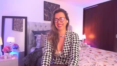 sarha online show from February 19, 3:33 pm