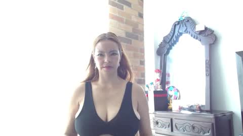 Snapshot of sariii1 chatting on January 9, 2:18 pm Sara online show from January 9, 2:18 pm