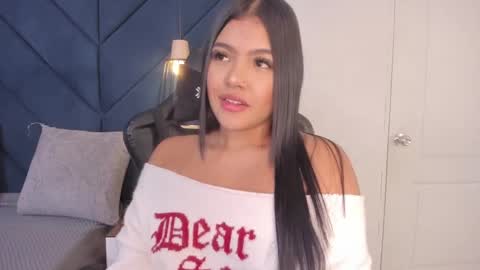 Sara  online show from December 7, 3:58 am