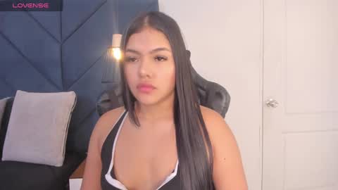 Sara  online show from December 5, 3:59 am