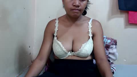 saronette online show from December 2, 9:21 am