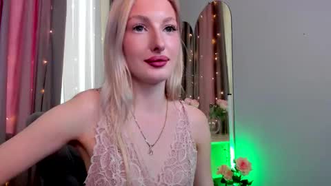 sarrah_blush online show from September 9, 1:33 pm