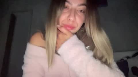 Sarrah online show from October 12, 8:55 pm