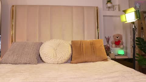 Snapshot of sary_hott chatting on September 12, 6:48 pm My Name Is Sara C. Welcome online show from September 12, 6:48 pm