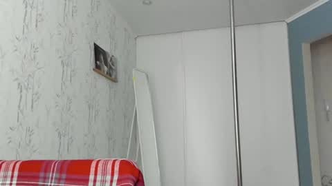 Snapshot of sasha_bell_ chatting on December 9, 6:13 am Sasha online show from December 9, 6:13 am