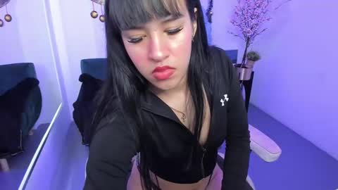 Snapshot of sasha_blazer chatting on December 15, 3:34 am Sasha online show from December 15, 3:34 am