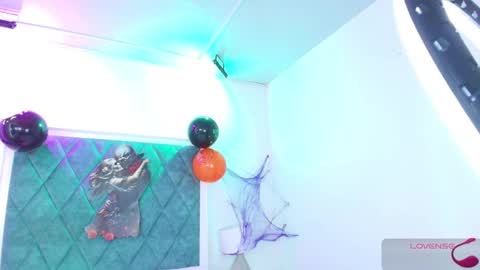 Sasha online show from November 1, 7:51 pm