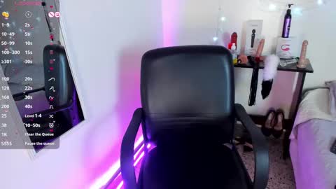 Snapshot of sasha_brattz chatting on October 19, 4:14 am Sasha Brattz online show from October 19, 4:14 am