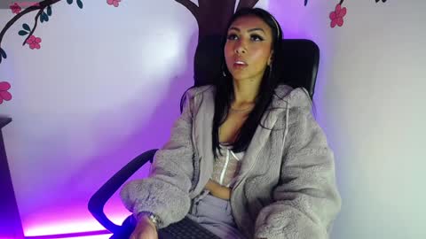 Sasha Brattz online show from December 19, 5:07 am