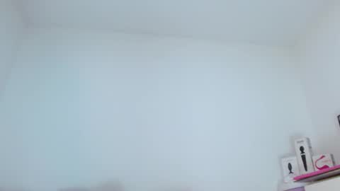Snapshot of sasha_creamy chatting on February 25, 3:42 am Sasha Creamy online show from February 25, 3:42 am