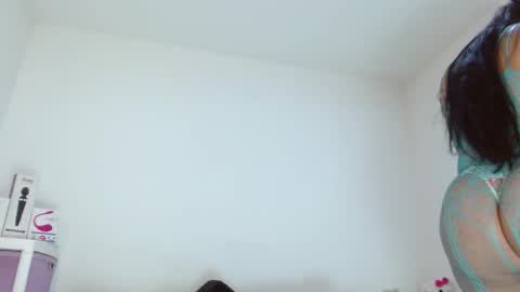 Snapshot of sasha_creamy chatting on September 16, 2:19 am Sasha Creamy online show from September 16, 2:19 am
