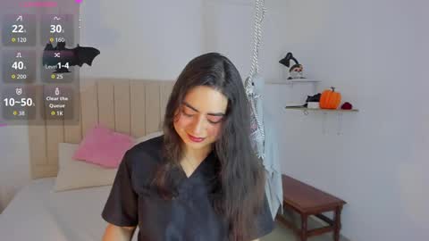 Snapshot of sashaa_petit chatting on October 27, 11:28 am Sashaa online show from October 27, 11:28 am