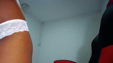 Snapshot of sashabreck1 chatting on December 30, 2:20 am sashabreck1 online show from December 30, 2:20 am