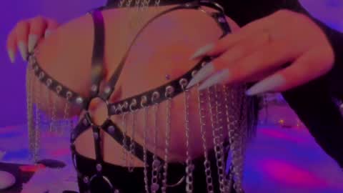 Snapshot of sashachase chatting on February 2, 2:38 am Sasha online show from February 2, 2:38 am
